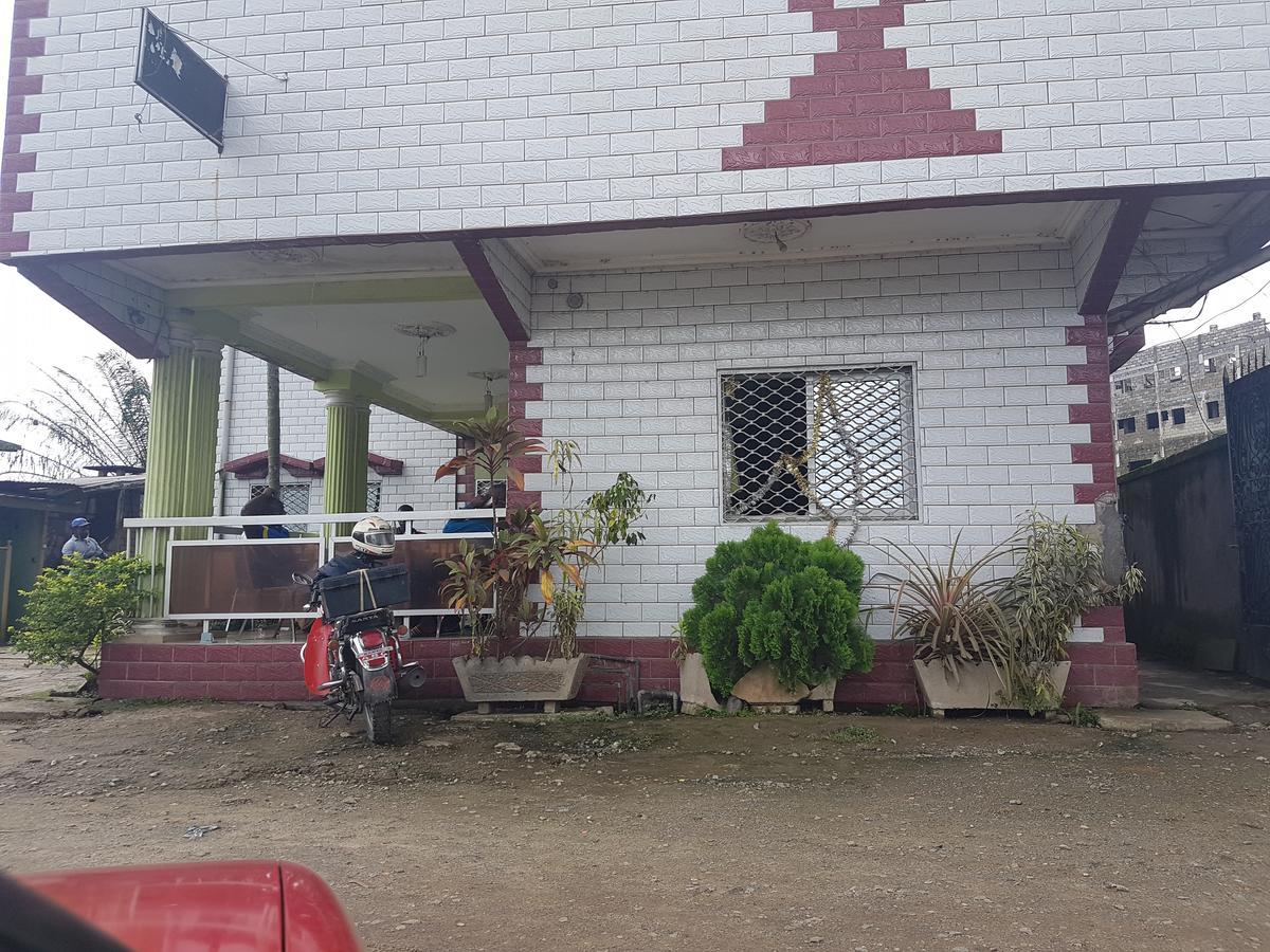 Hotel Kdv Bonaberi Ngoại thất bức ảnh
